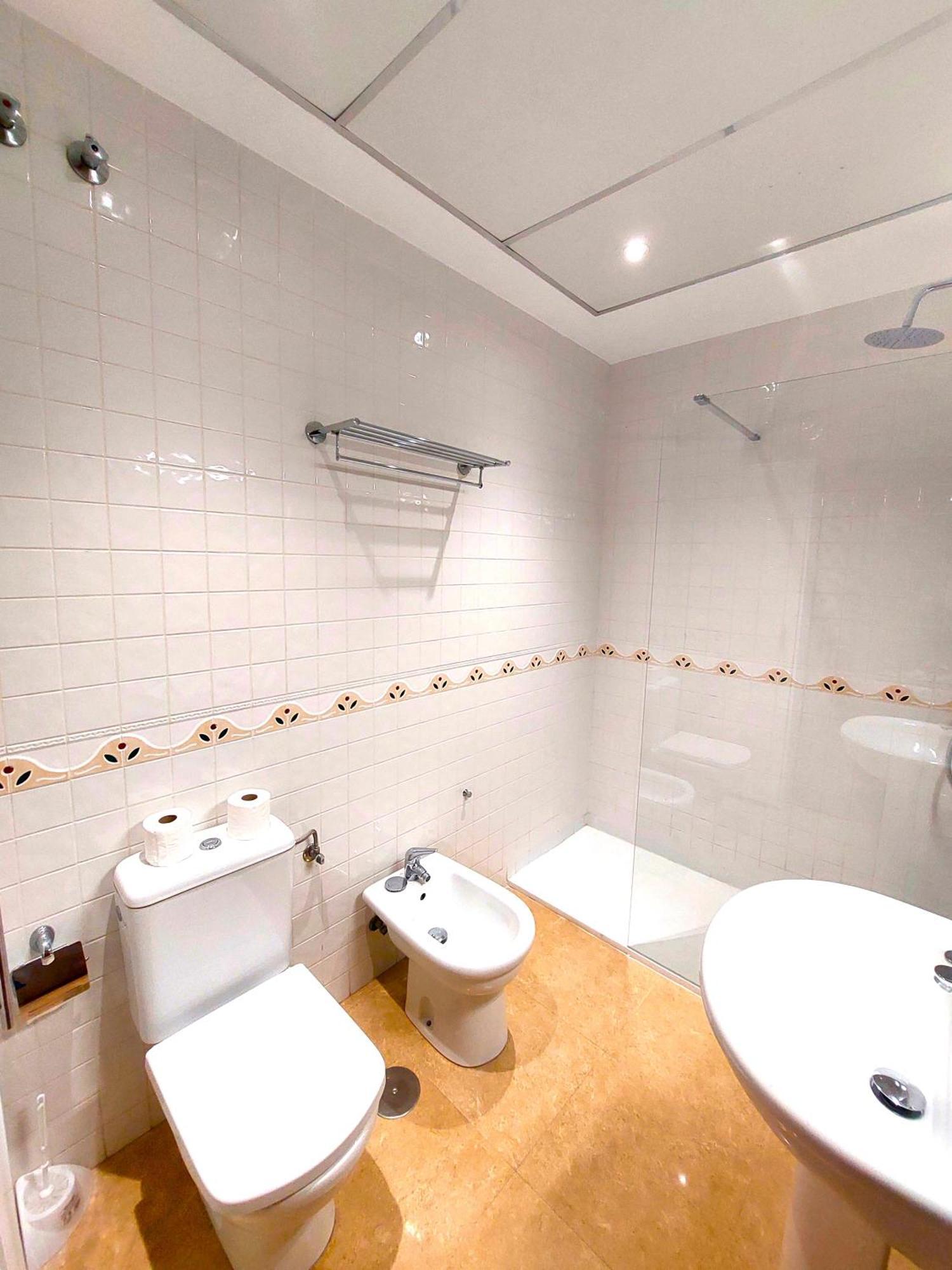 Patio Rialto Apartment Севилья Экстерьер фото